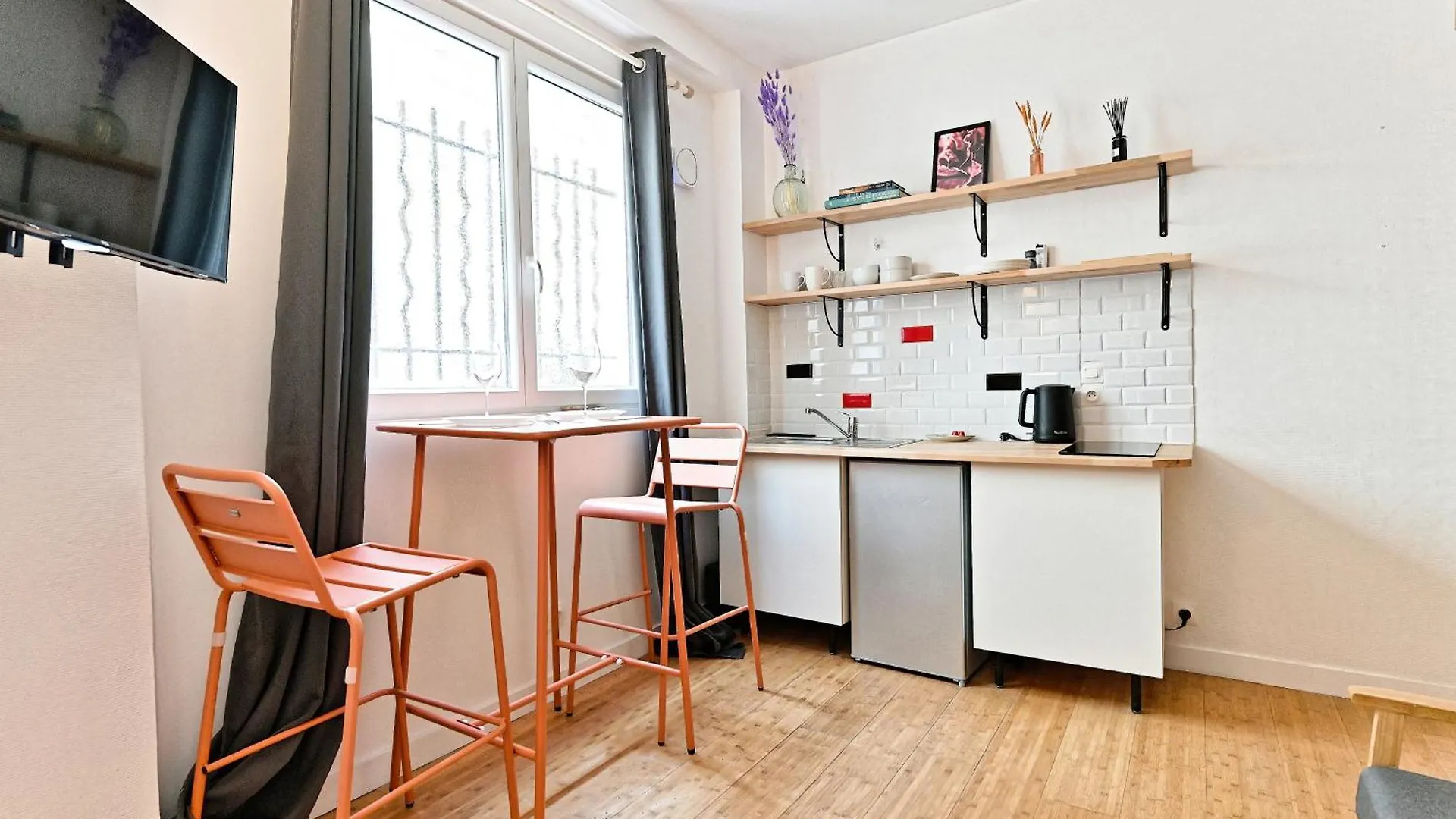Studio Avec Mezzanine Boulevard Voltaire-V París